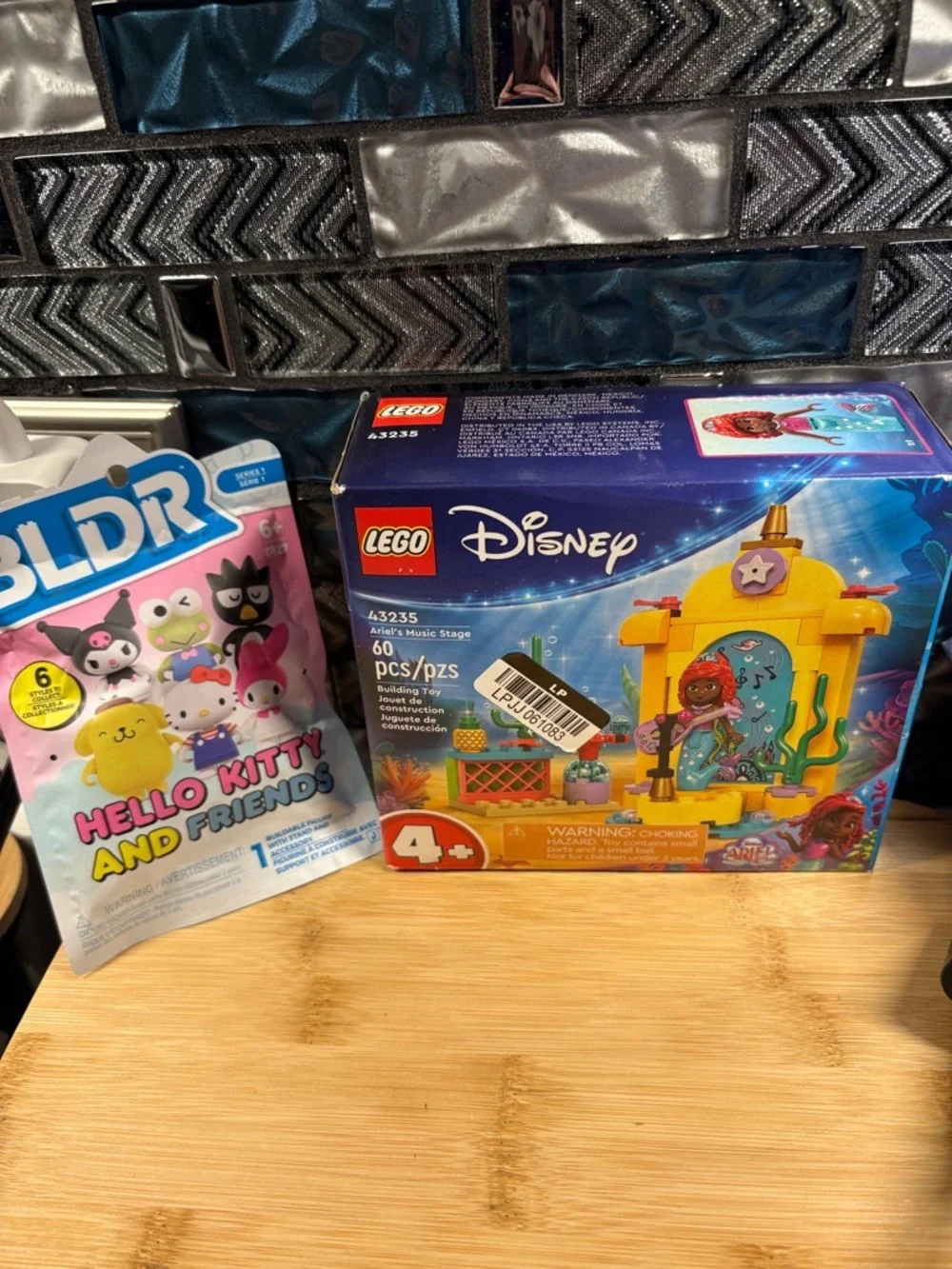 Lego Disney Ariel Music Stage Playset - Blue, Yellow, Pink